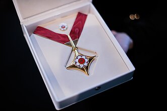 „Auksiniai scenos kryžiai“ 