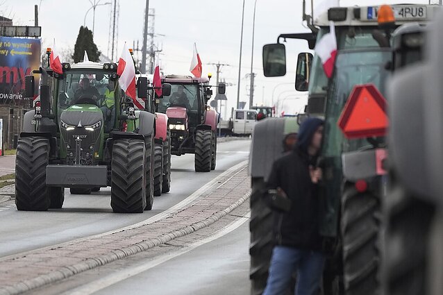 Lenkijos ūkininkams protestuojant ir blokuojant pasienį su Ukraina, Varšuvoje susitiks valstybių premjerai