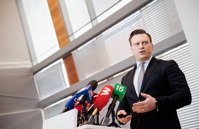 Benkunskas apie gaisrą automobilių laužyne: pramoninių zonų miesto centre turi nelikti