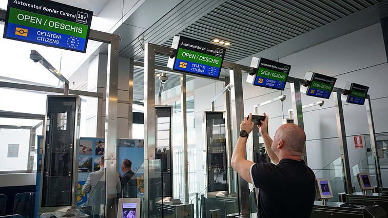 Bulgarija ir Rumunija prisijungs prie Šengeno zonos, bet tik oro ir jūrų sienoms: sausumos zonai nepritaria Austrija