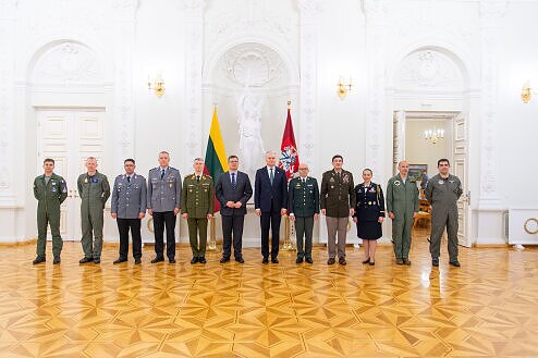 Prezidentas susitiko su Lietuvoje dislokuotų užsienio karinių vienetų vadais