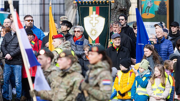 „Dėkoju valstybei, kad tam ryžosi“: kokį pokytį narystė NATO atnešė Lietuvos žmonėms?