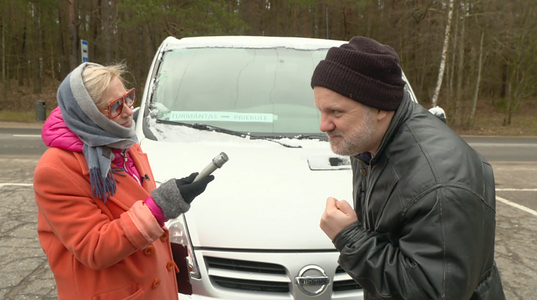 Dviračio žinios. Klestintis autobusiuko vairuotojas: keleiviams tereikia pasiūlyti duonos ir žaidimų!