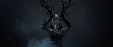 Kadras iš „Black Spikes“ klipo