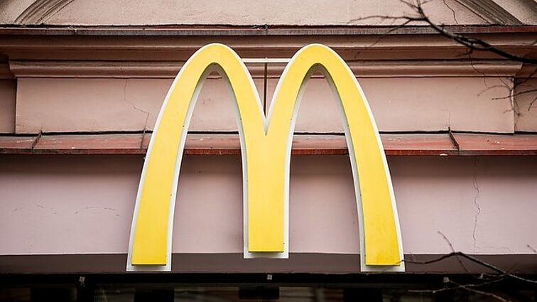 Nemokamas maistas kariams sulaukė pasipiktinimo – „McDonald‘s“ išpirks restoranus Izraelyje