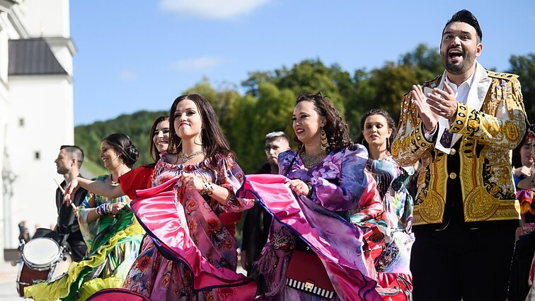 „Esi toks kaip svetimas“: neigiamas lietuvių požiūris į romus nesikeičia, diskriminacija ryškiausia darbuose