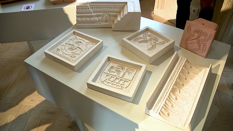 Panemunės pilyje – Lietuvos istorinių interjerų puošmenų ir architektūrinės keramikos paroda