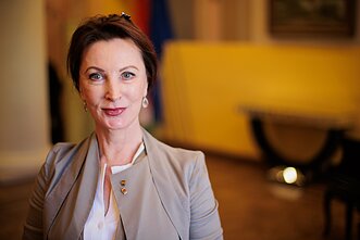 Mūzai Rubackytei Vengrijos prezidentas įteikė apdovanojimą Mūzai Rubackytei Vengrijos prezidentas įteikė apdovanojimą