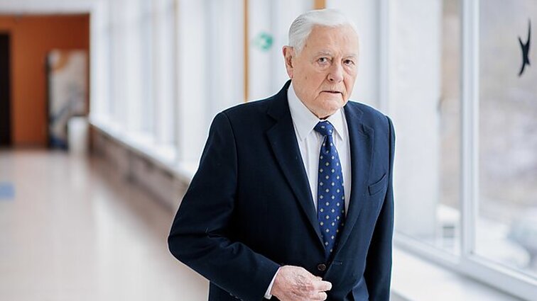 Kino teatruose – netikėtai Valdą Adamkų atskleidžianti dokumentika