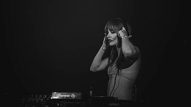 „Måneskin“ bosistė Victoria De Angelis surengė vakarėlį Vilniuje