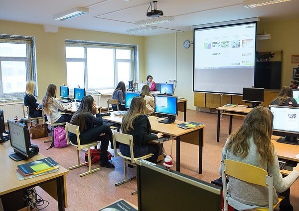 Profesinėse mokyklose – atvirų durų dienos: anot atstovų, požiūris į šias įstaigas kinta per lėtai