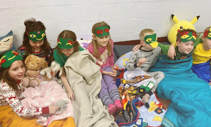 Į mokyklą – su pižama: lituanistinės mokyklos jau antrą kartą šventė lietuvių kalbos naktis