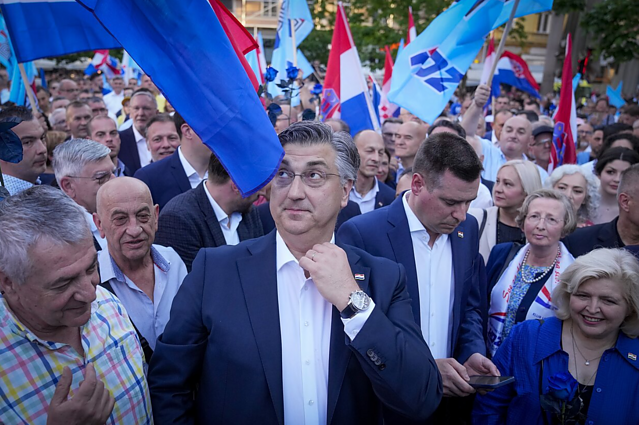 Kroatijoje – pirmalaikiai parlamento rinkimai: kairieji meta iššūkį valdantiesiems