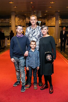 Julija Ritčik ir Laimonas Staniulionis su sūnumis Julija Ritčik ir Laimonas Staniulionis su sūnumis