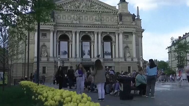 „Leidžia bent akimirkai pamiršti karą“: Lvive pražydo pernai Nyderlandų dovanotos tulpės