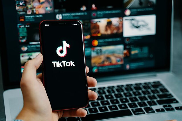 JAV svarsto uždrausti „TikTok“: Senatas įpareigojo Kinijos bendrovę parduoti soc. tinklą