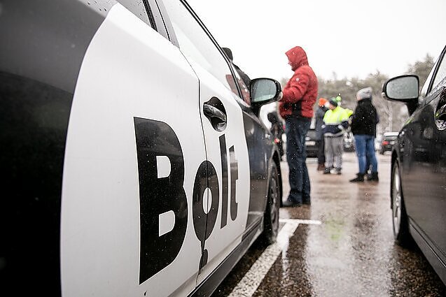 Sugriežtinta pavėžėjų veikla: nebegalės dirbti su trečiųjų šalių vairuotojo pažymėjimais