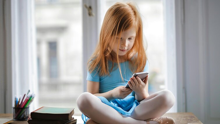 Ekspertas stebisi – kas antras tėvas savo pradinuką užregistruoja socialiniuose tinkluose