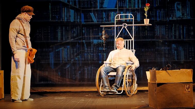 Kauno valstybiniame lėlių teatre – į paprastesnius laikus nukelianti „Mažojo princo rožė“