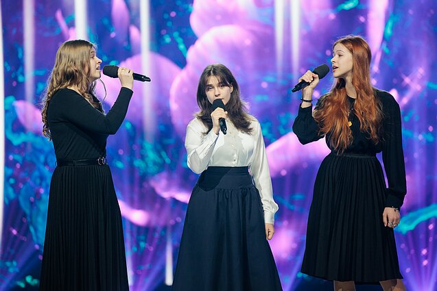 Dainų dainelė 2024. E. Vaitkutė, E. Venediktovaitė ir A. Zavackaitė – „Nežiūrėk, nežibėk“