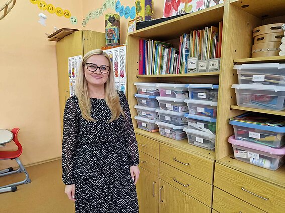 Pasvalio Lėvens pagrindinės mokyklos pradinių klasių mokytoja Eglė Lavickienė sako norinti mokykloje sulaukti ir pensijos. Pasvalio Lėvens pagrindinės mokyklos pradinių klasių mokytoja Eglė Lavickienė sako norinti mokykloje sulaukti ir pensijos.