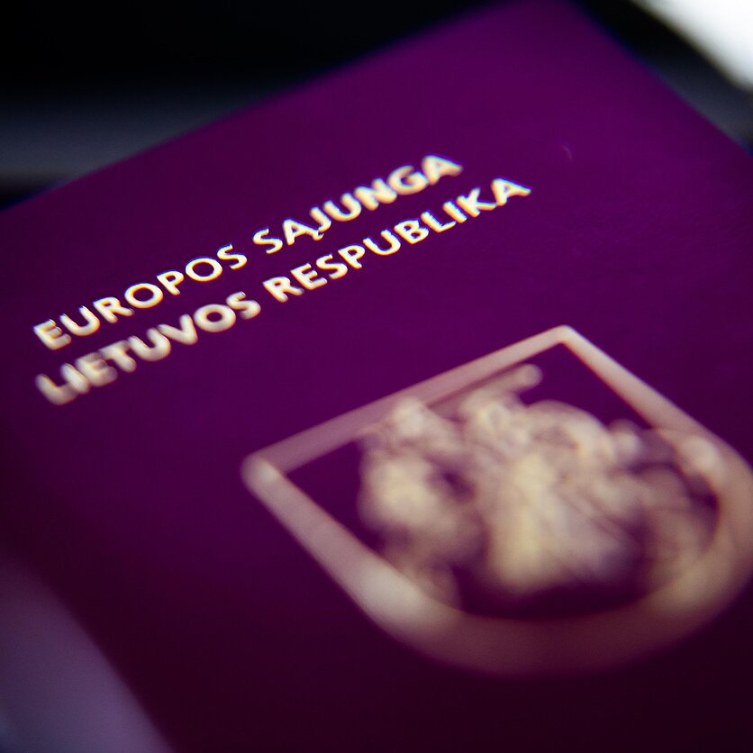 E. Blažio / LRT nuotr., Lietuvos Respublikos pasas