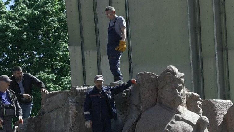 Ukraina atsikrato su Rusija susijusių paminklų