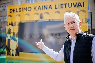 Penktadienį netoli Seimo buvo pristatyta valstybės netekčių skaičiuoklė; Martynas Nagevičius
