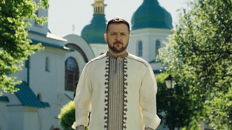 Stačiatikius su Velykomis sveikinantis Zelenskis: tamsa neužgožia šviesos