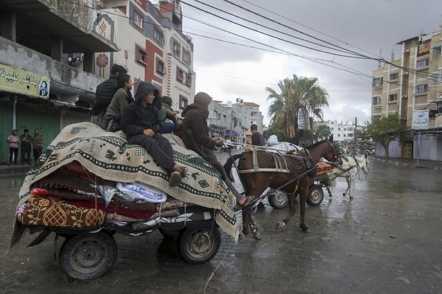 Po Izraelio perspėjimo palestiniečiai palieka Rafos miestą Po Izraelio perspėjimo palestiniečiai palieka Rafos miestą