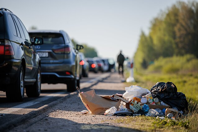 Šiukšlės ir eilės Baltarusijos pasienyje