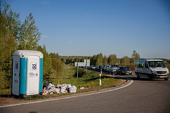 Šiukšlės ir eilės Baltarusijos pasienyje