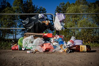 Šiukšlės ir eilės Baltarusijos pasienyje
