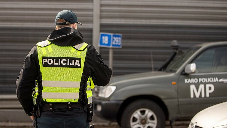 Kai kuriuose Vilniaus ir Kauno miegamuosiuose rajonuose šįvakar įves komendanto valandą