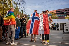 „Eurovizijos“ gerbėjai renkasi į areną „Eurovizijos“ gerbėjai renkasi į areną