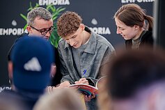 Silvestras susitiko su gerbėjais Malmėje Silvestras susitiko su gerbėjais Malmėje