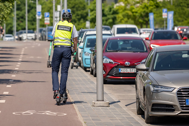 Automobilių stovėjimas Automobilių stovėjimas