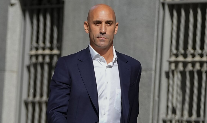 Futboloninkę pabučiavęs Rubialesas bus teisiamas – gresia 2,5 metų kalėjimo