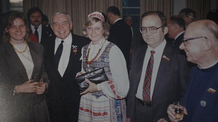 Baltiečių vakarai: protesto prieš sovietus forma, pagardinta žagarėliais