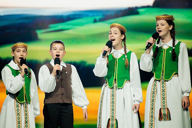 Dainų dainelė 2024. Vokalinis kvartetas „Sol-mi-re-do“ – „Per šį lygų laukelį”