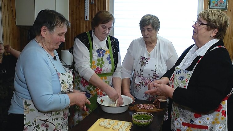 Kepėjų jaunystės receptas: moterų būrelis 30 metų kartu gamina pagal senovinius receptus