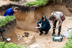 Verkių dvarvietės parke Vilniuje archeologai rado 13–14 amžių kapus