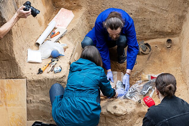 Verkių dvarvietės parke Vilniuje archeologai rado 13–14 amžių kapus