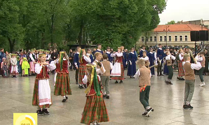 70 metų šokio ir tradicijų: „Ugnelė“ kviečia į jubiliejinį koncertą