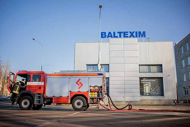 Ugniagesiai prie VRM surengė piketą: skundžiasi darbuotojų trūkumu ir prastomis sąlygomis