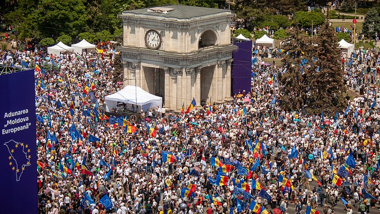 Moldovos parlamentas nubalsavo – rudenį bus surengtas referendumas dėl narystės ES