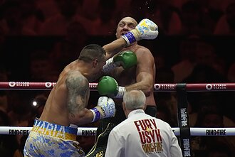 Oleksandras Usykas nugalėjo Tysoną Fury