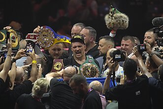 Oleksandras Usykas nugalėjo Tysoną Fury Oleksandras Usykas nugalėjo Tysoną Fury