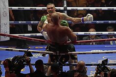 Oleksandras Usykas nugalėjo Tysoną Fury