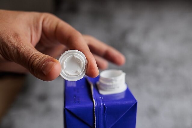 Nuo liepos ES draus butelius be pritvirtintų kamštelių: verslininkai teigia esą pasiruošę